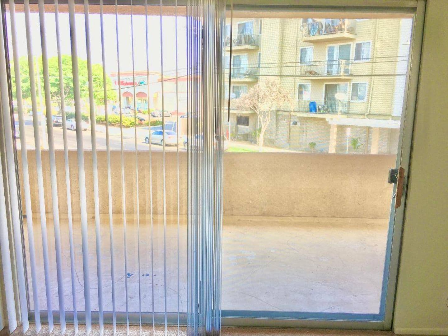 Reseda Apartment: 18400 Valerio St.