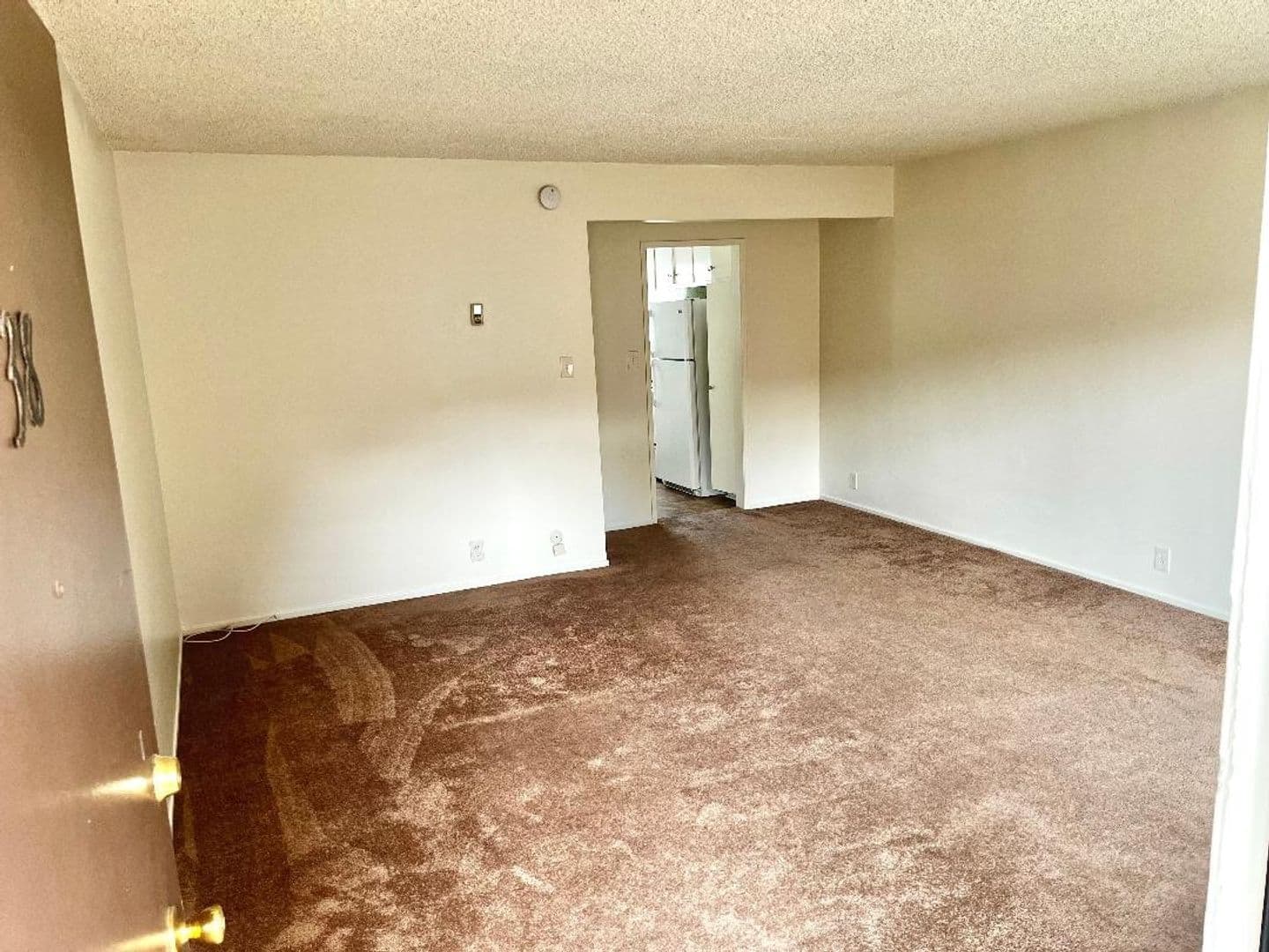Reseda Apartment: 18400 Valerio St.