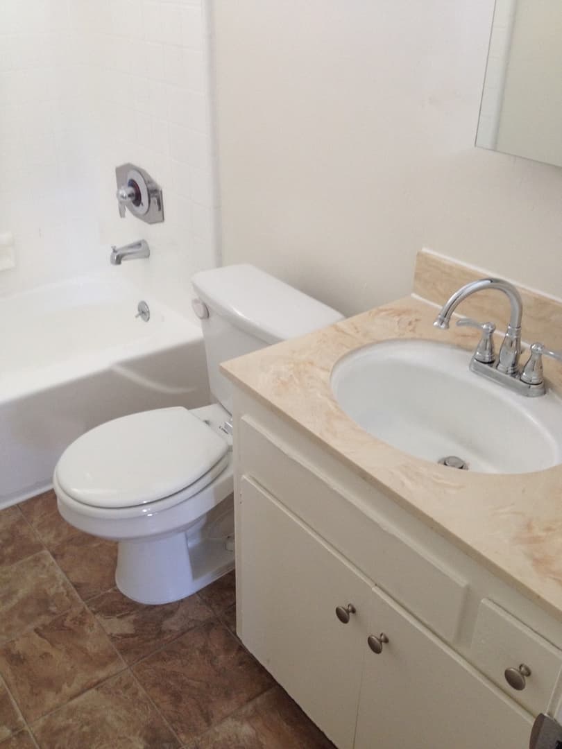 Reseda Apartment: 18400 Valerio St.