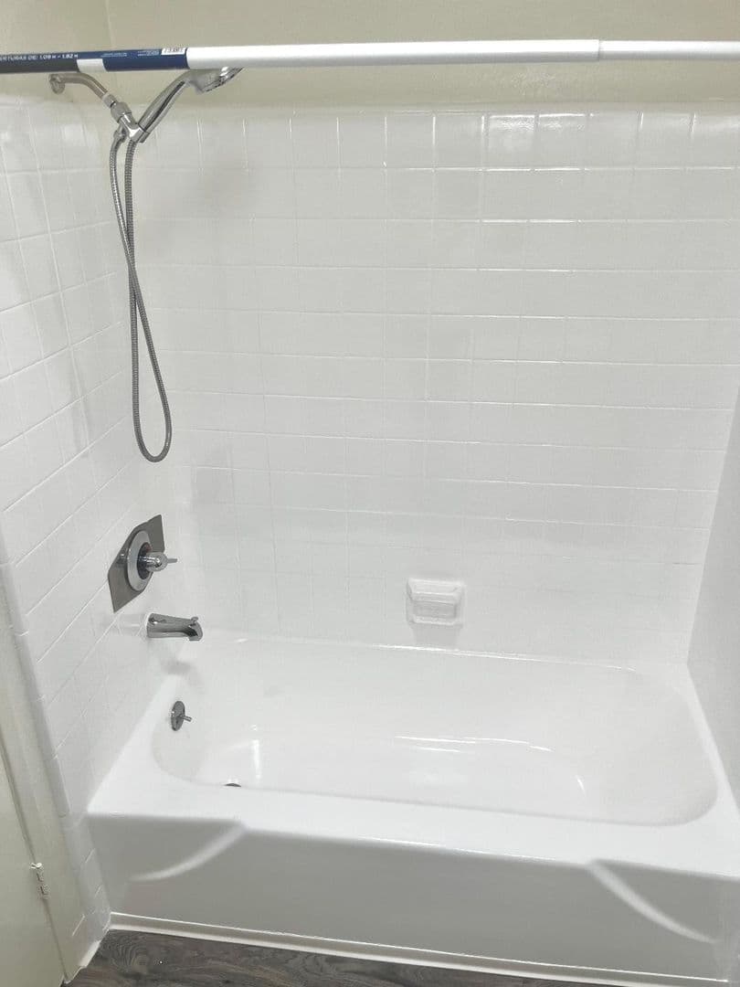 Reseda Apartment: 18400 Valerio St.