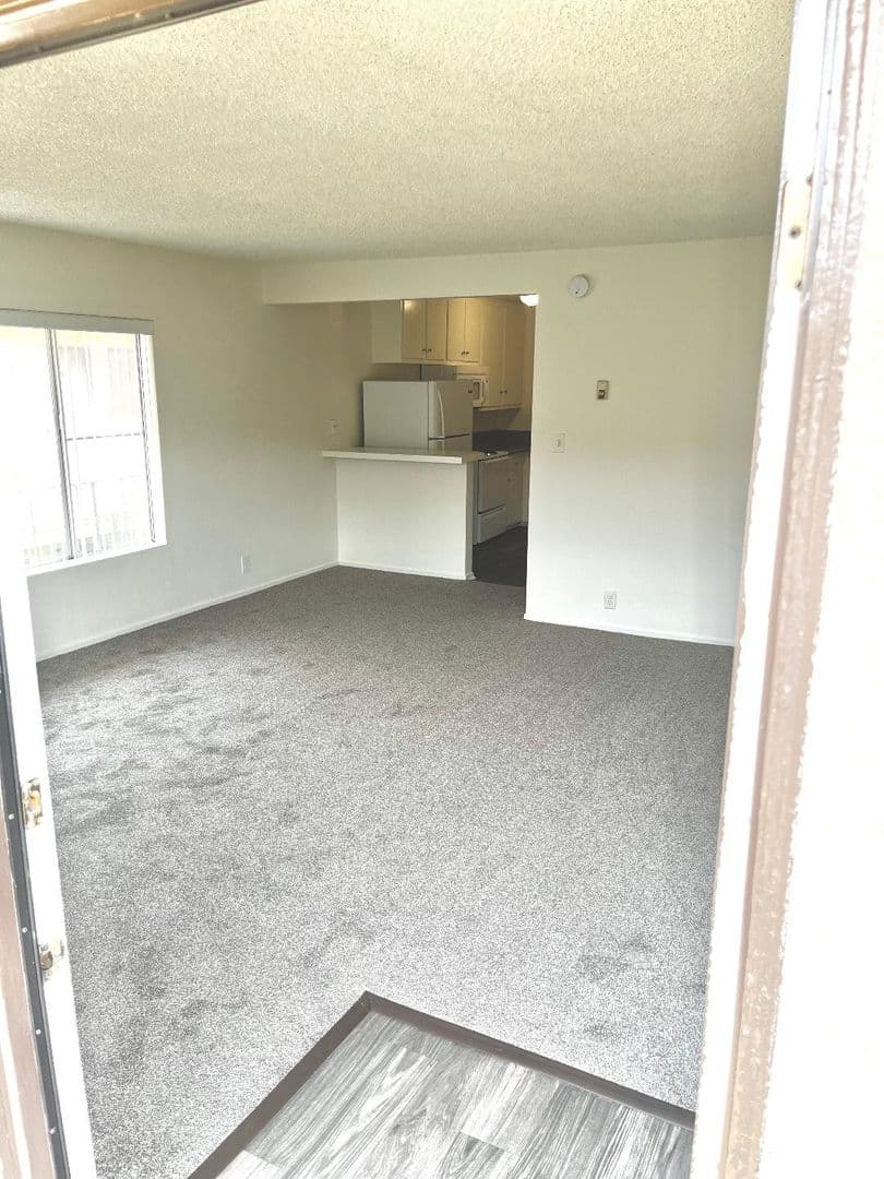 Reseda Apartment: 18400 Valerio St.