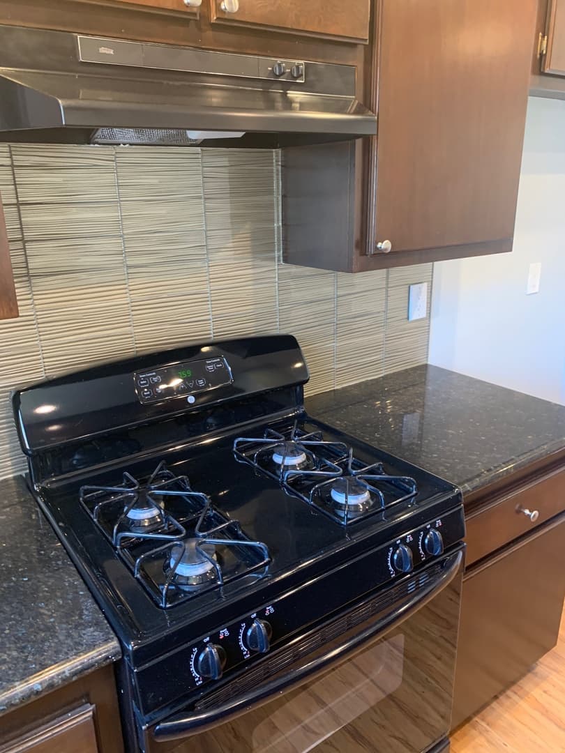 Long Beach Apartment: 1029 Mira Mar Ave