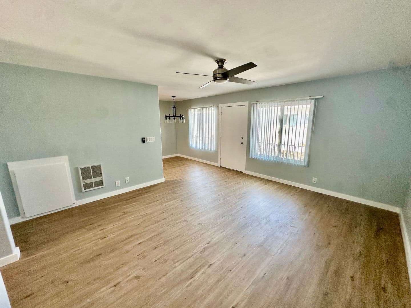 Los Alamitos Apartment: 4461 Howard Avenue