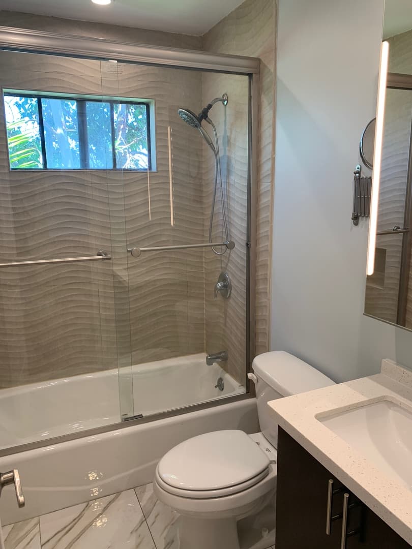 Long Beach Apartment: 1029 Mira Mar Ave