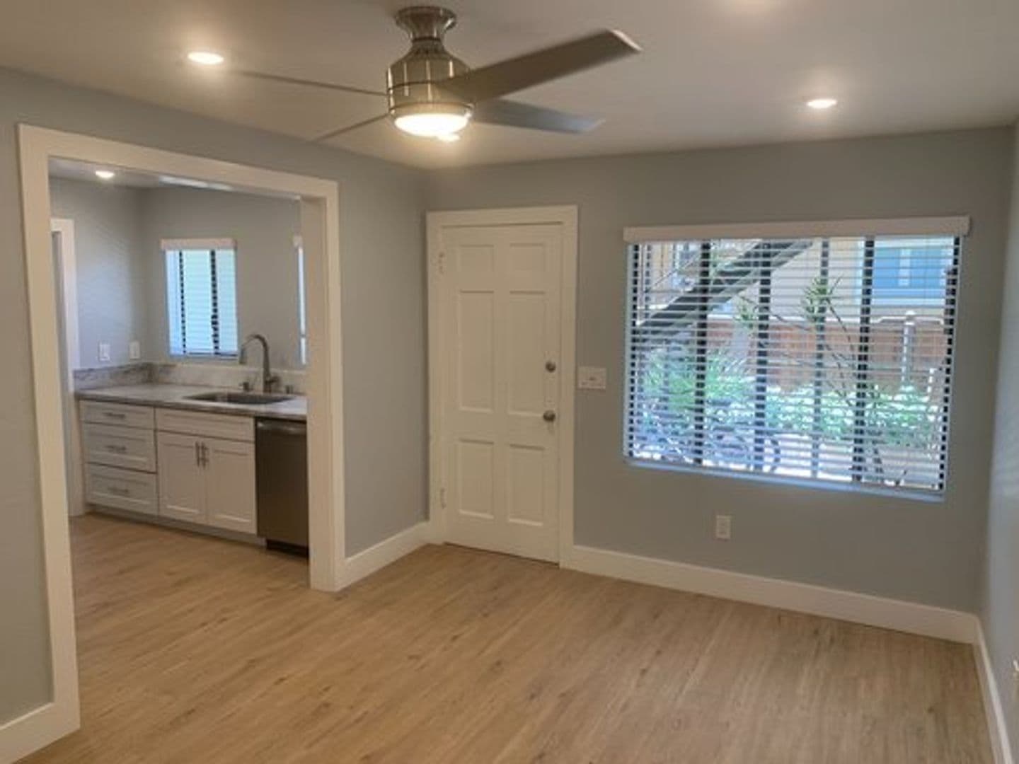 Seal Beach Apartment: 1212-1214 Ocean Ave.