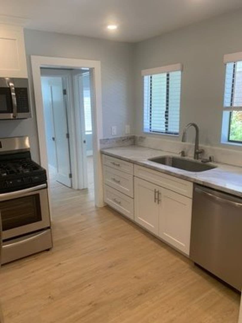 Seal Beach Apartment: 1212-1214 Ocean Ave.