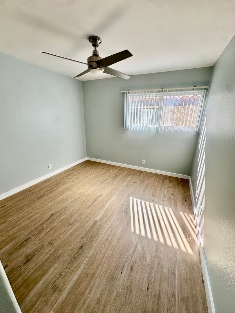 Los Alamitos Apartment: 4461 Howard Avenue