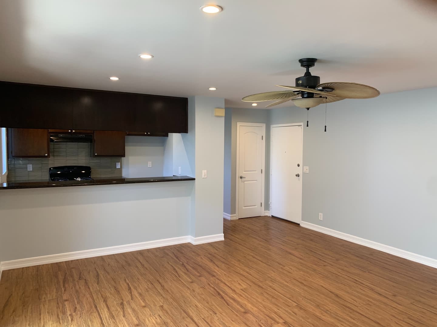 Long Beach Apartment: 1029 Mira Mar Ave