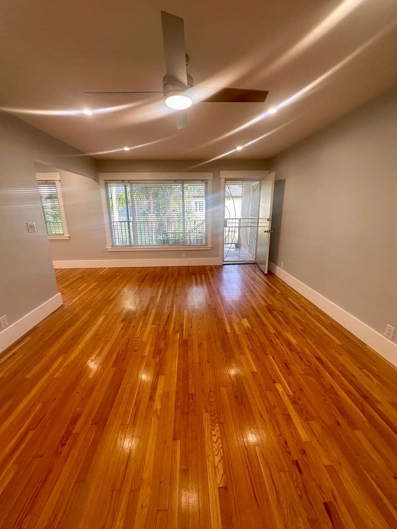 Long Beach Apartment: 3428 E. 1st Street