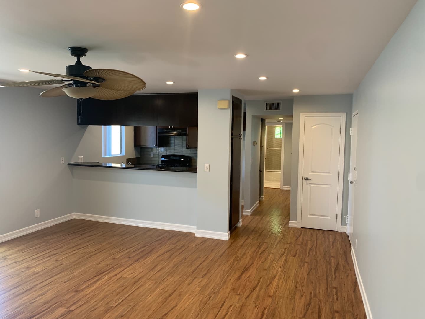 Long Beach Apartment: 1029 Mira Mar Ave