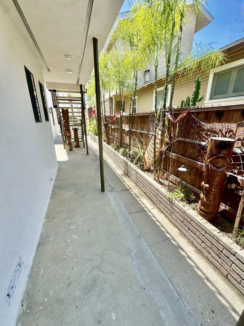 Seal Beach Apartment: 1212-1214 Ocean Ave.