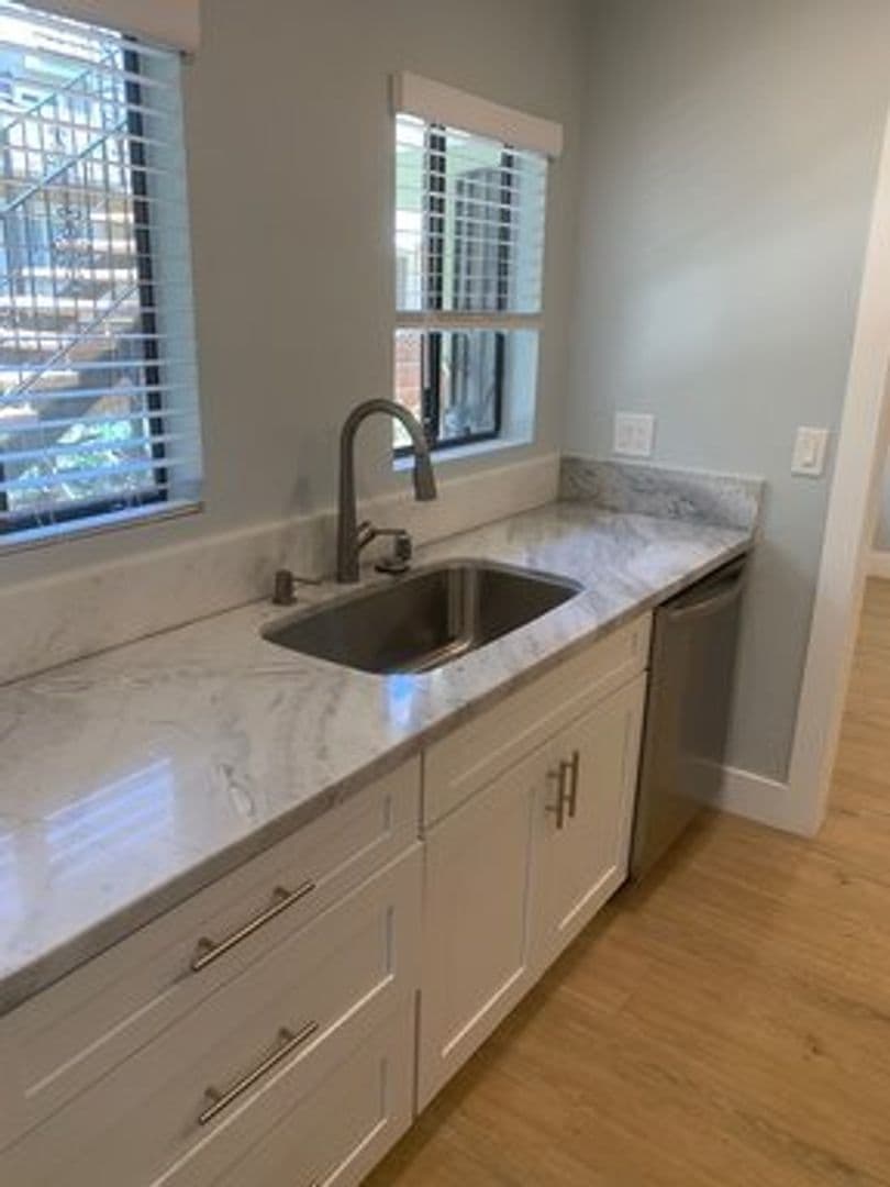 Seal Beach Apartment: 1212-1214 Ocean Ave.