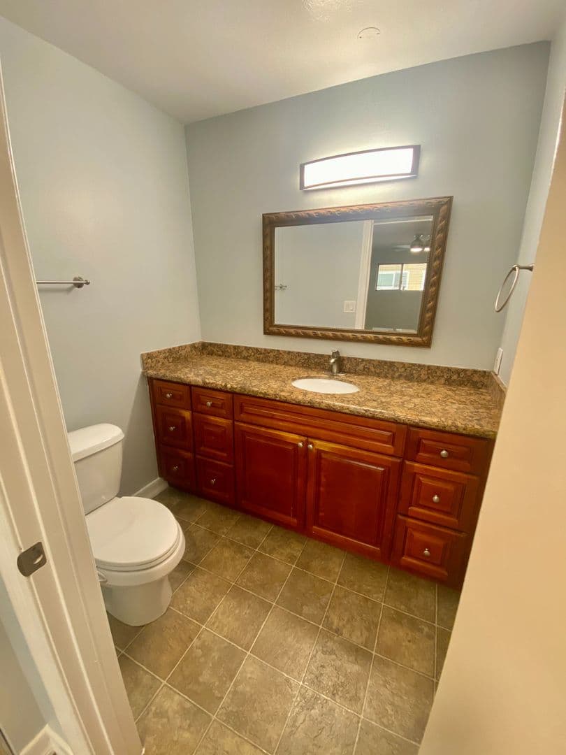 Long Beach Apartment: 215 Euclid Avenue