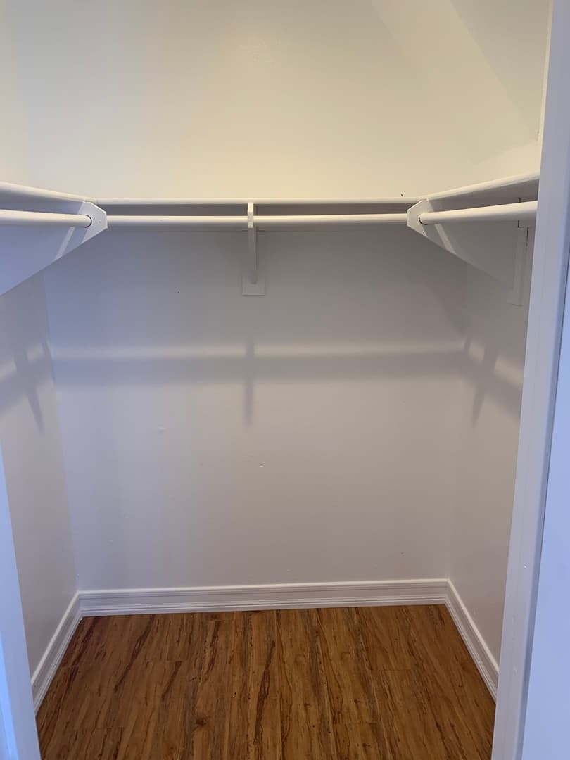 Long Beach Apartment: 1029 Mira Mar Ave