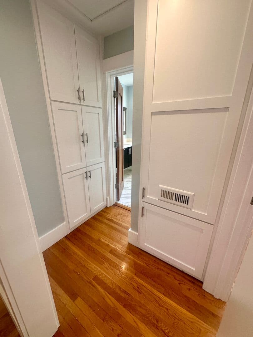Long Beach Apartment: 3428 E. 1st Street