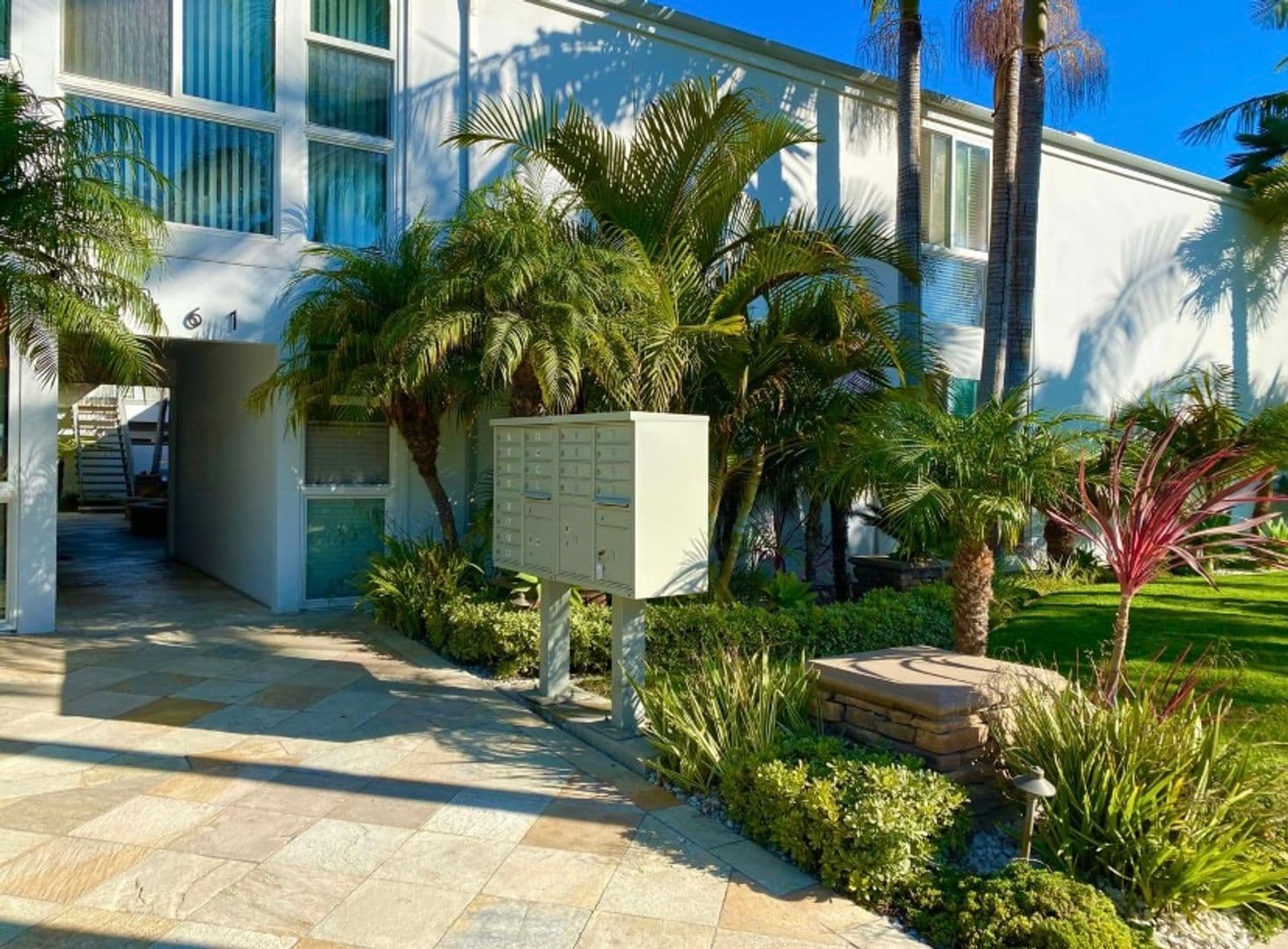 Los Alamitos Apartment: 4461 Howard Avenue