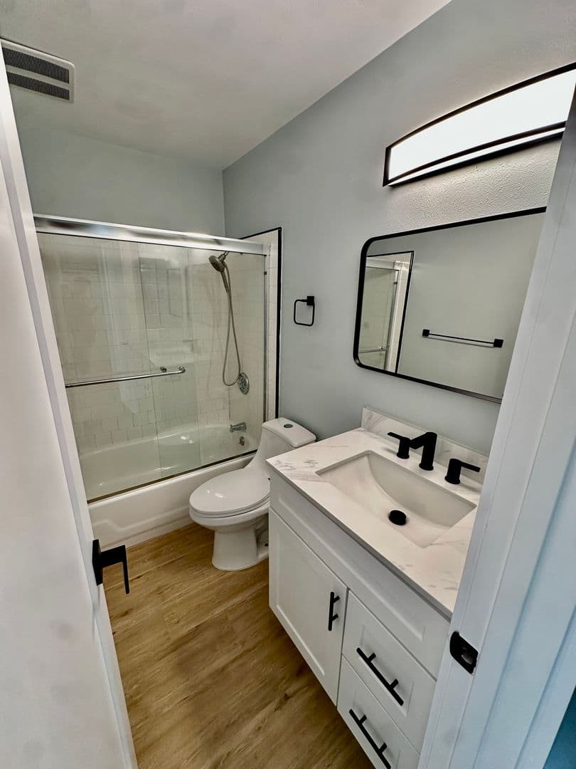 Los Alamitos Apartment: 4461 Howard Avenue