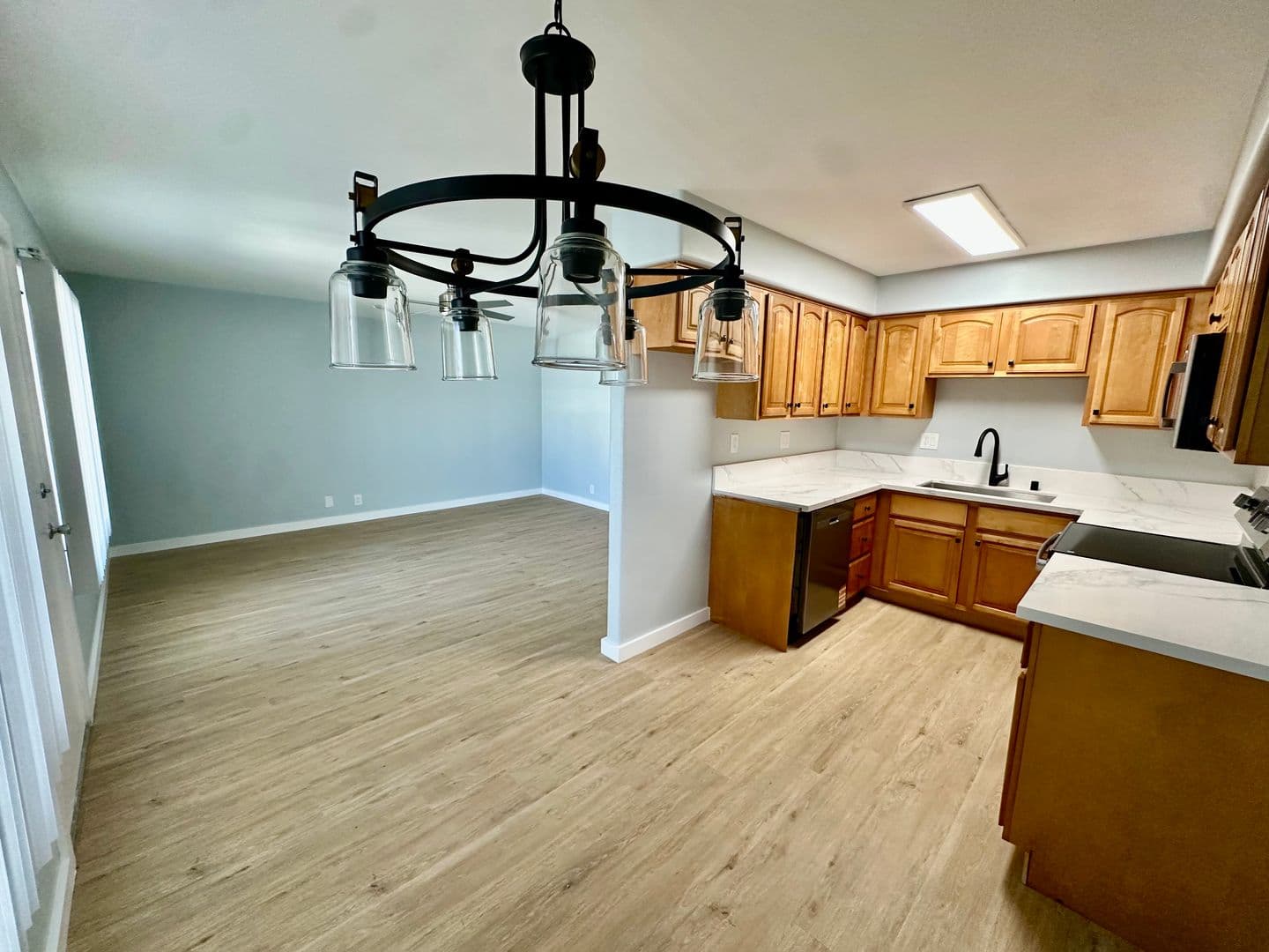 Los Alamitos Apartment: 4461 Howard Avenue