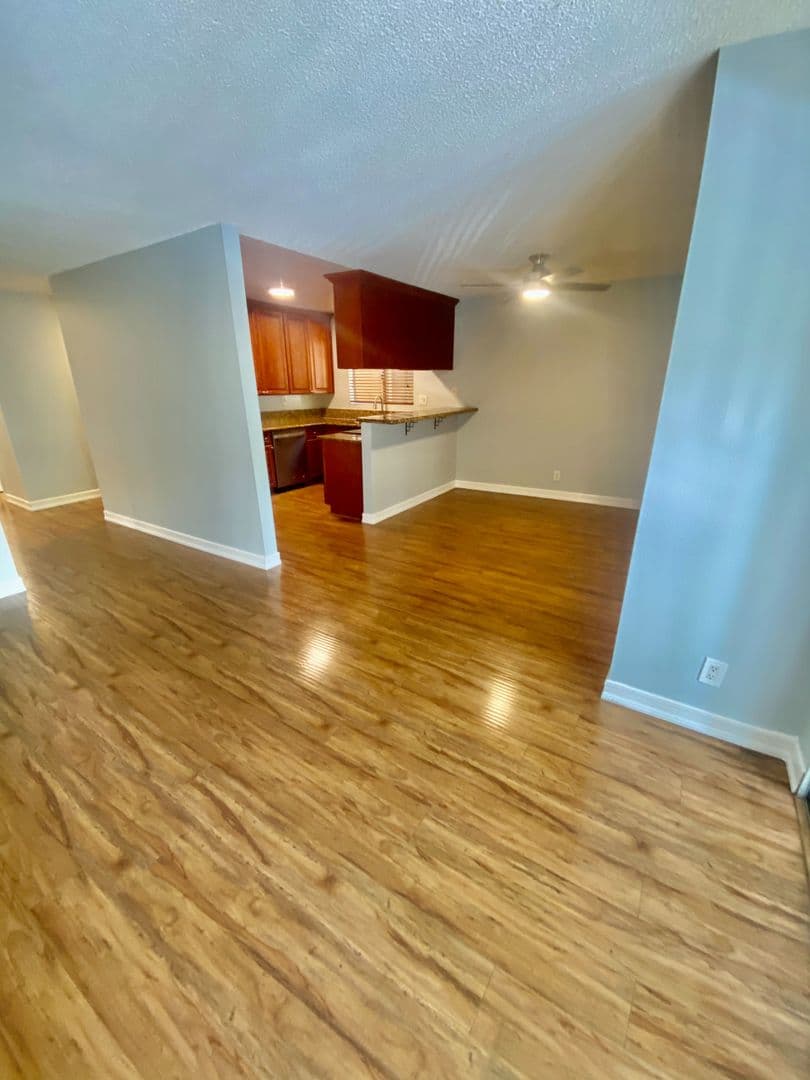 Long Beach Apartment: 215 Euclid Avenue