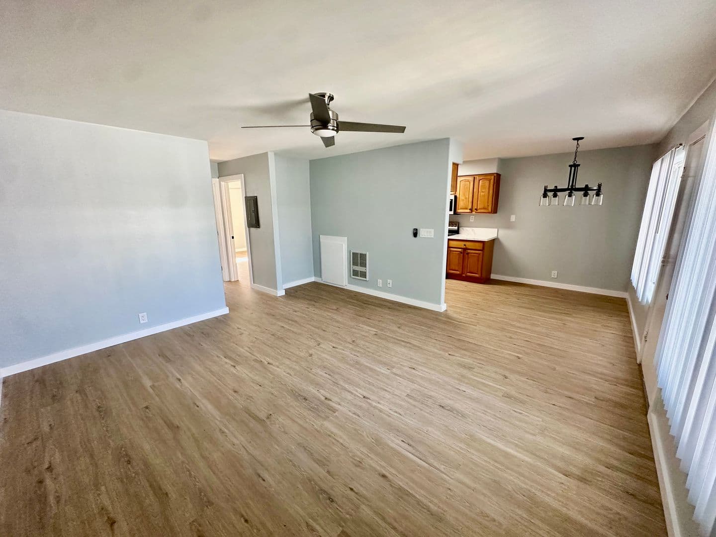 Los Alamitos Apartment: 4461 Howard Avenue