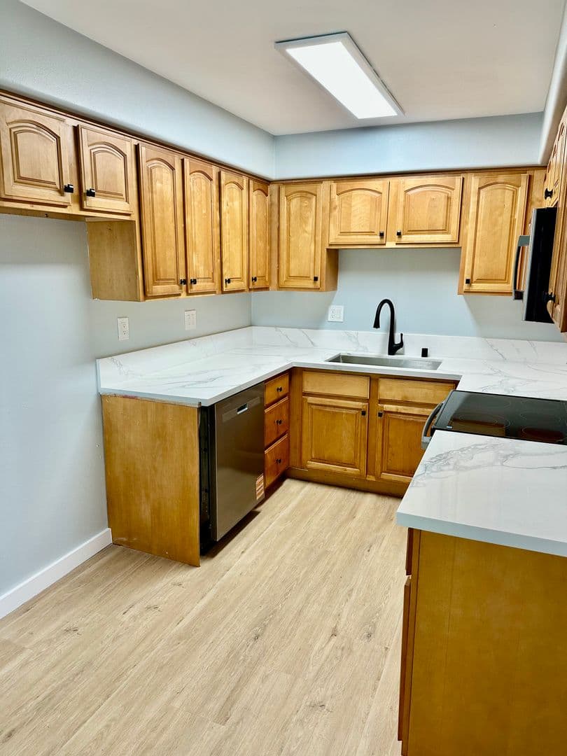 Los Alamitos Apartment: 4461 Howard Avenue