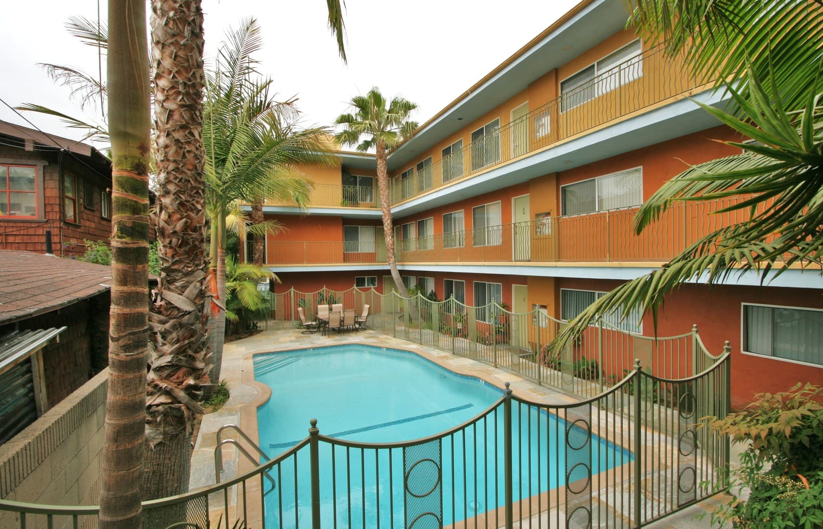 Long Beach Apartment: 1516 E. 2nd Street