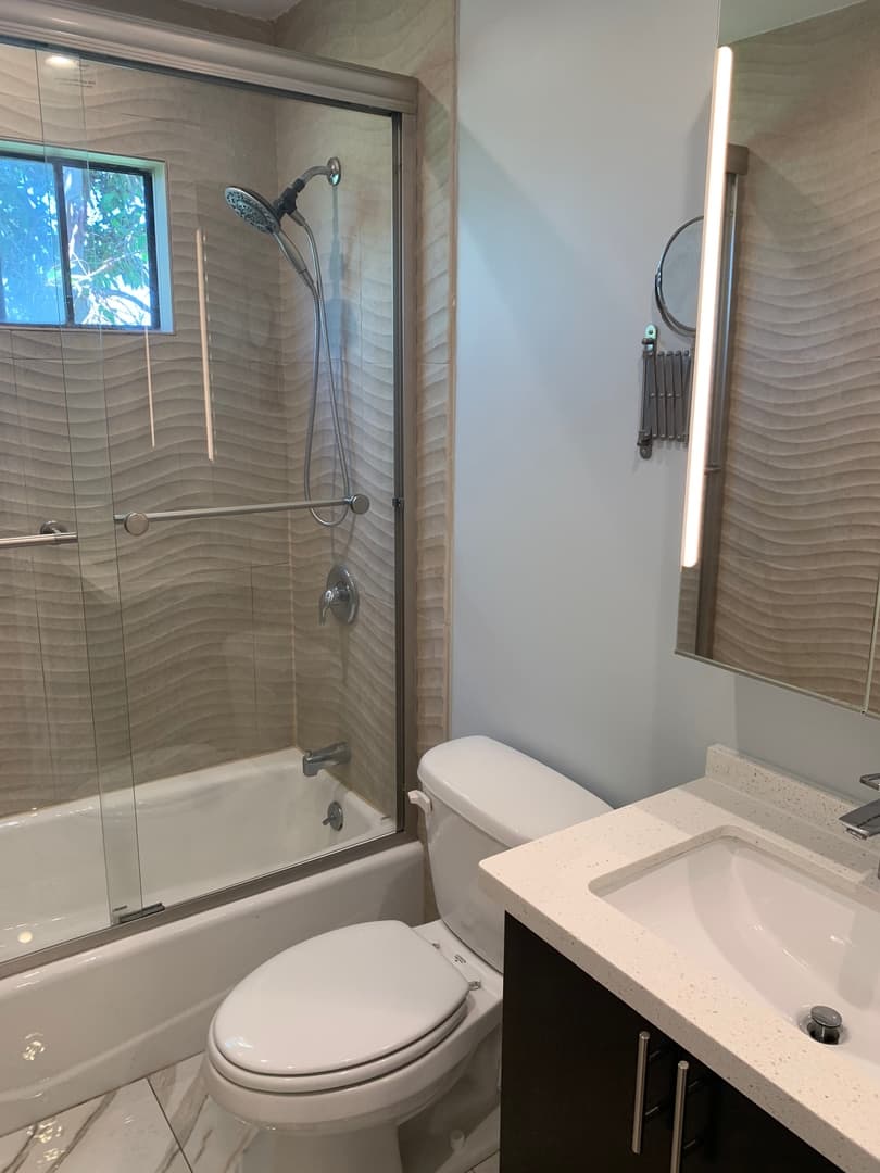 Long Beach Apartment: 1029 Mira Mar Ave