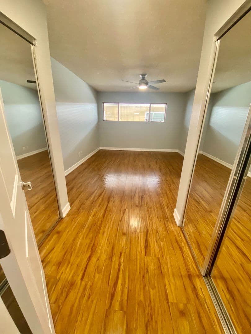 Long Beach Apartment: 215 Euclid Avenue