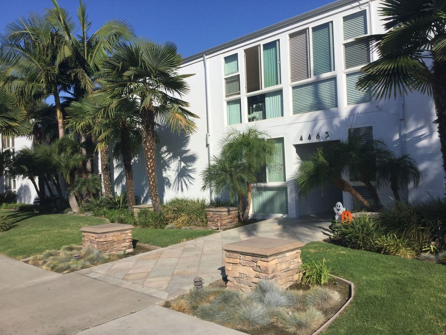 Los Alamitos Apartment: 4461 Howard Avenue