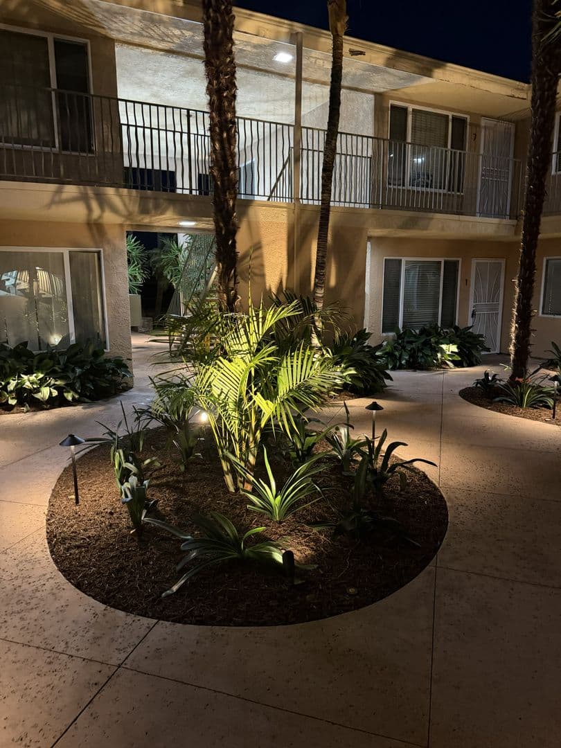 Seal Beach Apartment: 1212-1214 Ocean Ave.