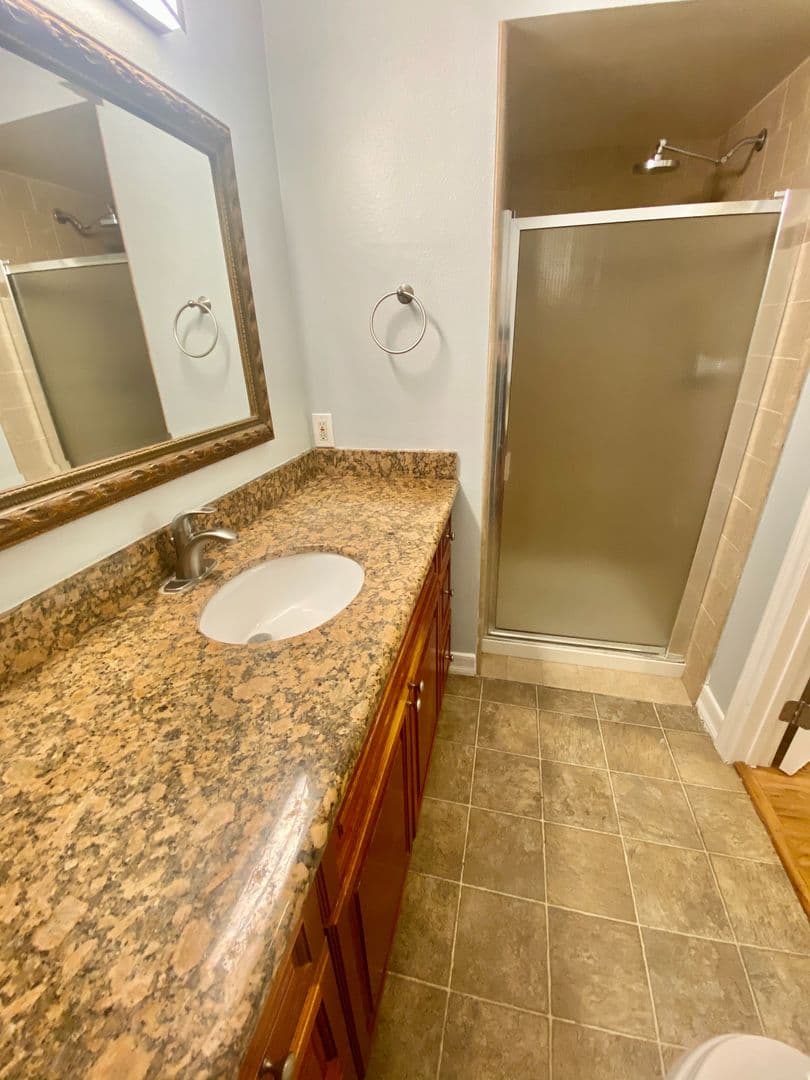 Long Beach Apartment: 215 Euclid Avenue