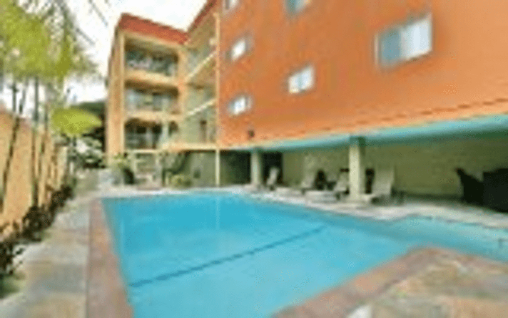 Long Beach Apartment: 215 Euclid Avenue