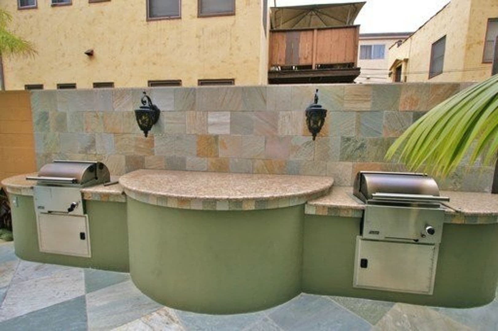 Long Beach Apartment: 215 Euclid Avenue