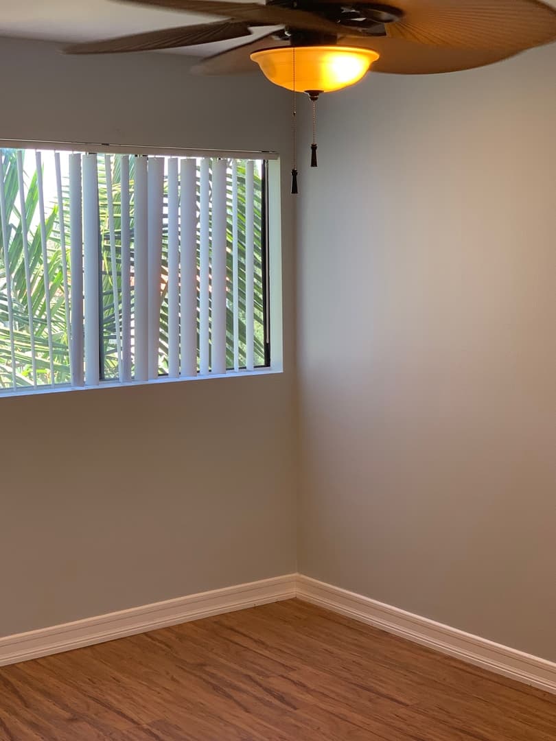 Long Beach Apartment: 1029 Mira Mar Ave