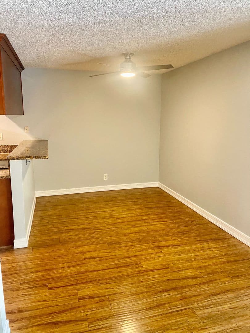 Long Beach Apartment: 215 Euclid Avenue