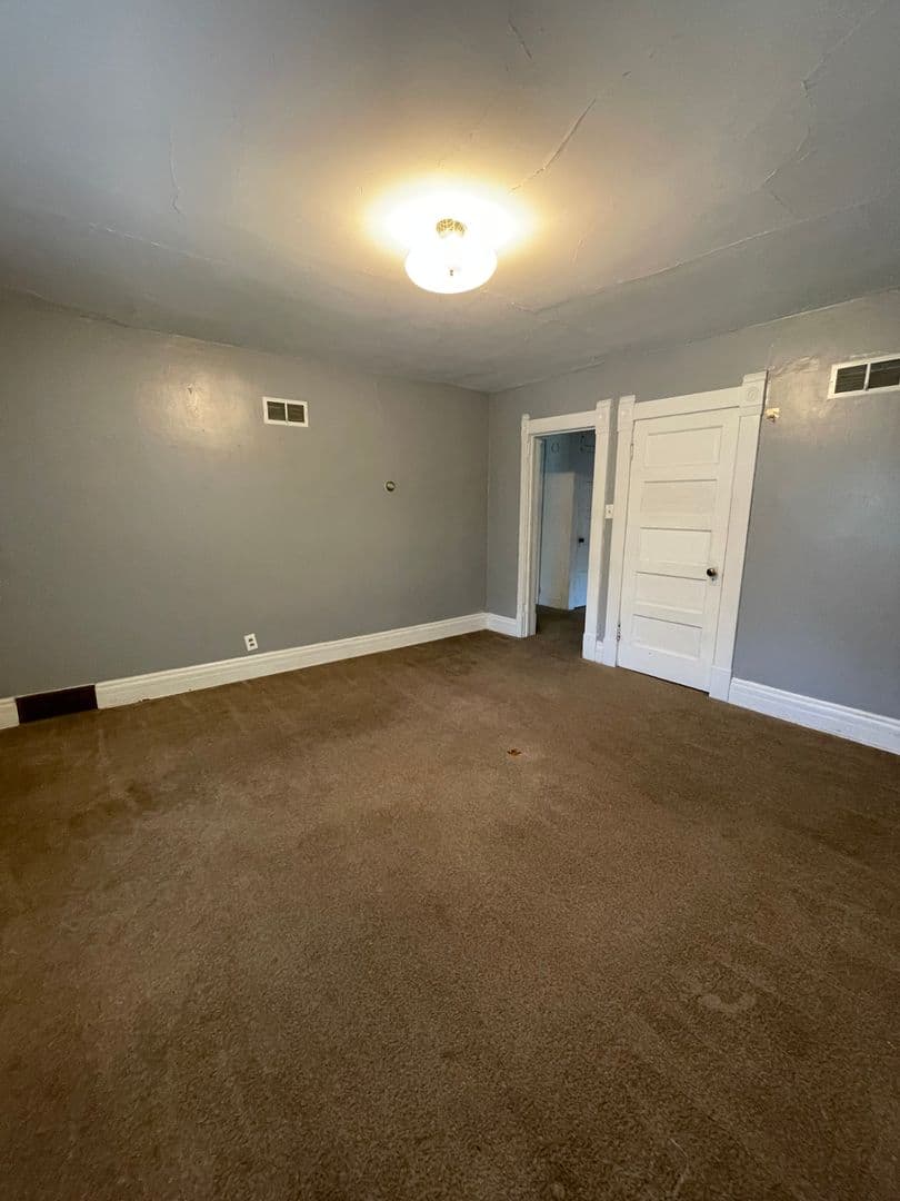 Emporia Apartment: 722 Union St.