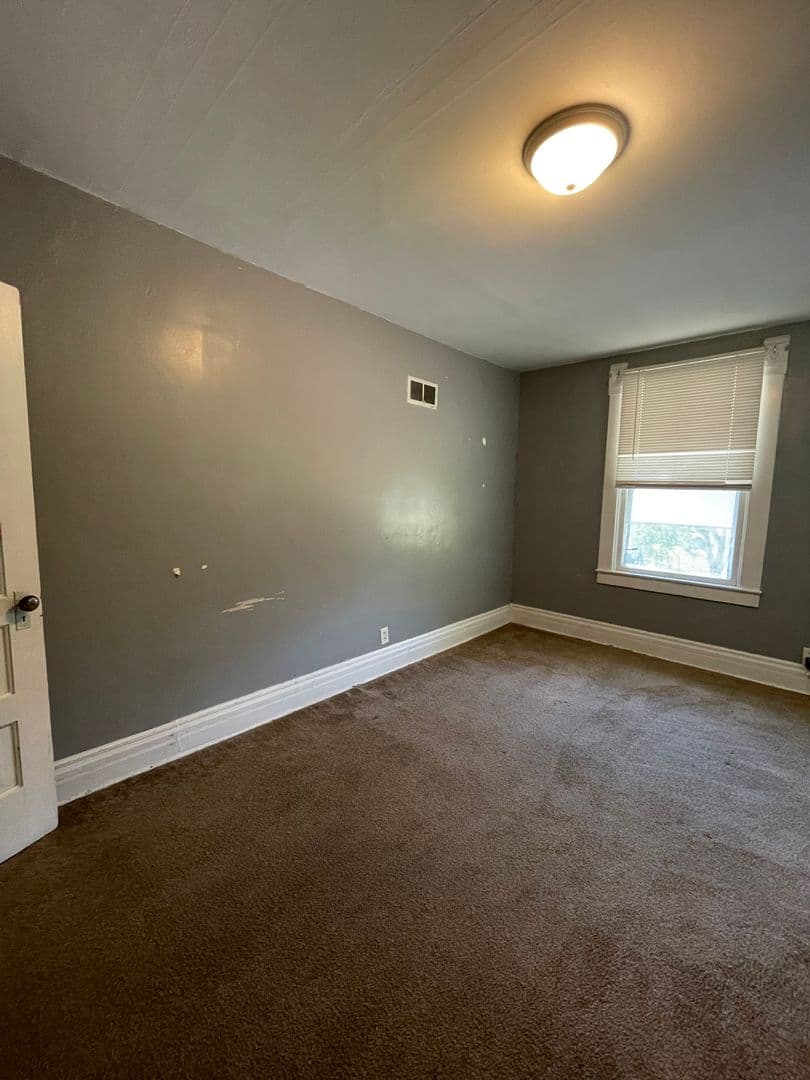 Emporia Apartment: 722 Union St.