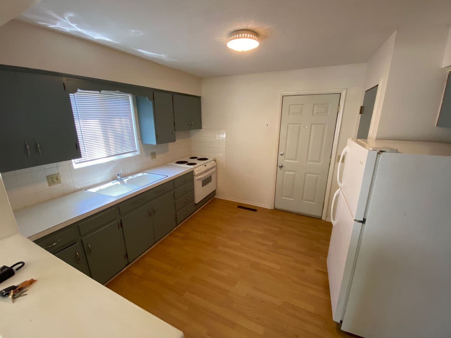 Emporia Apartment: 1009 Cottonwood St