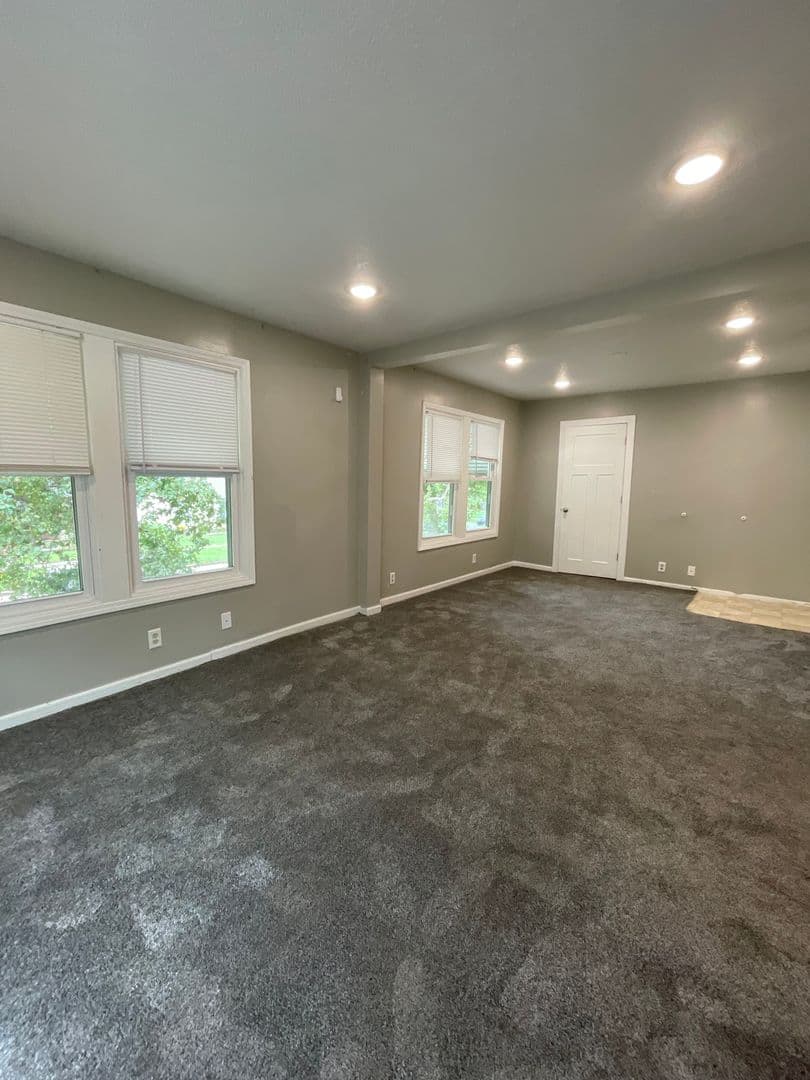 Emporia Apartment: 816 Congress St.
