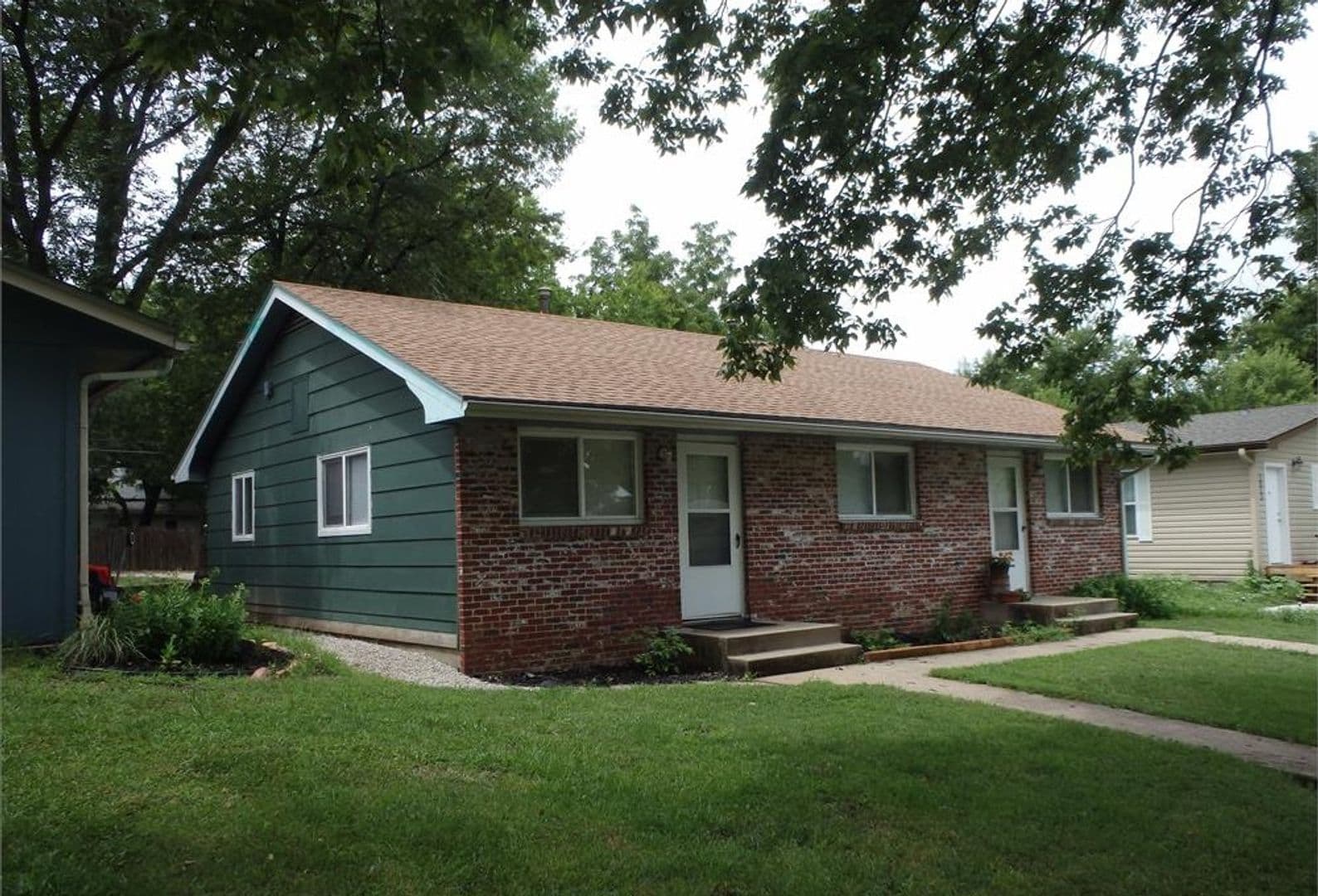 Emporia Apartment: 1009 Cottonwood St
