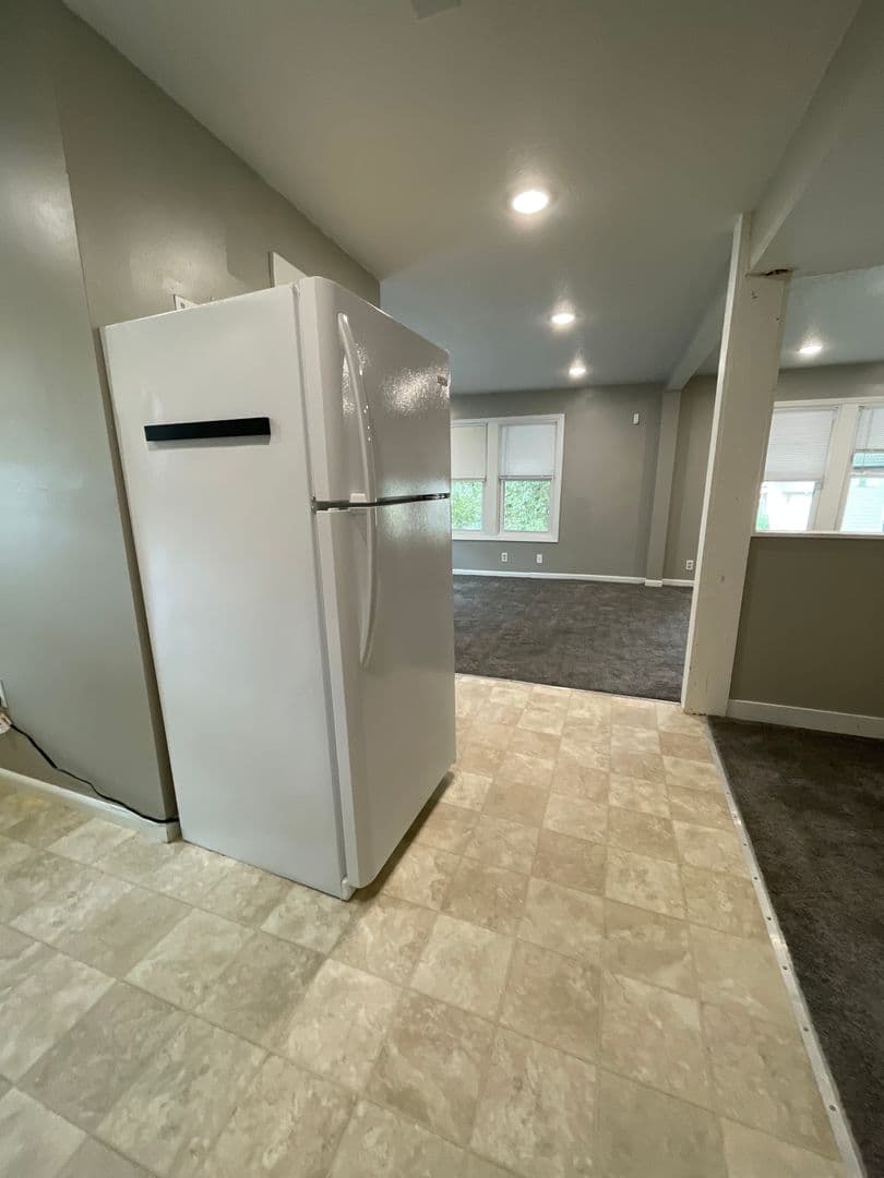 Emporia Apartment: 816 Congress St.