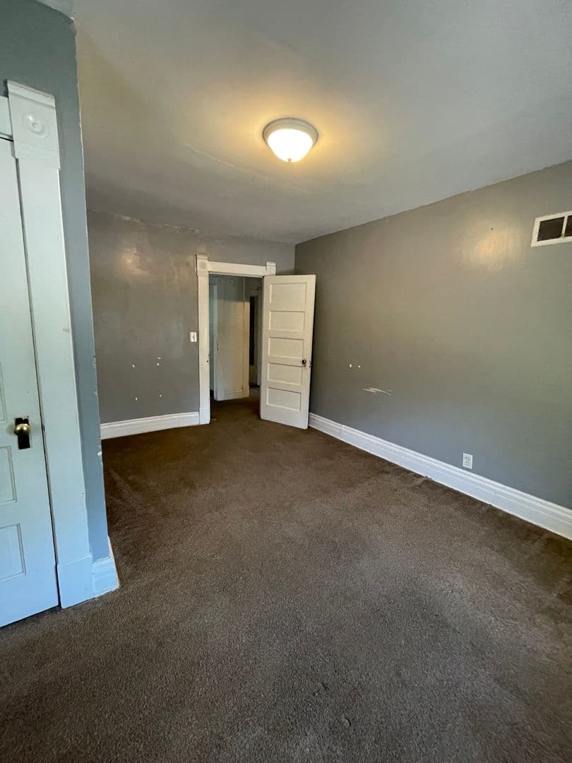 Emporia Apartment: 722 Union St.