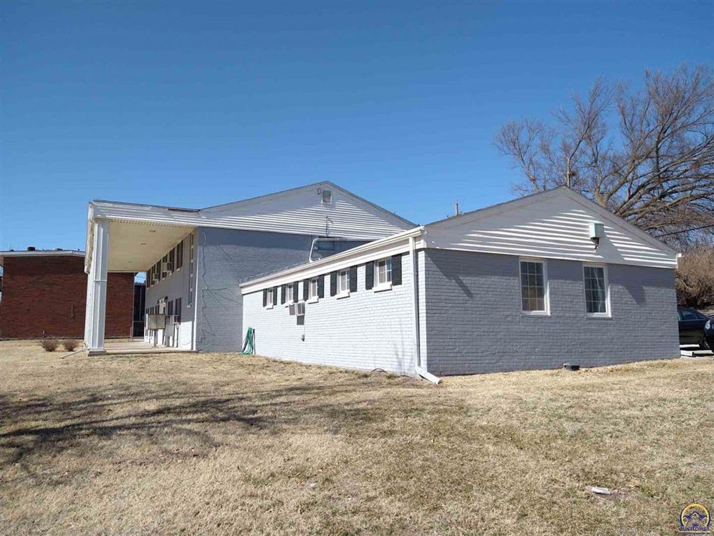 Emporia Apartment: 516 E 12th Ave