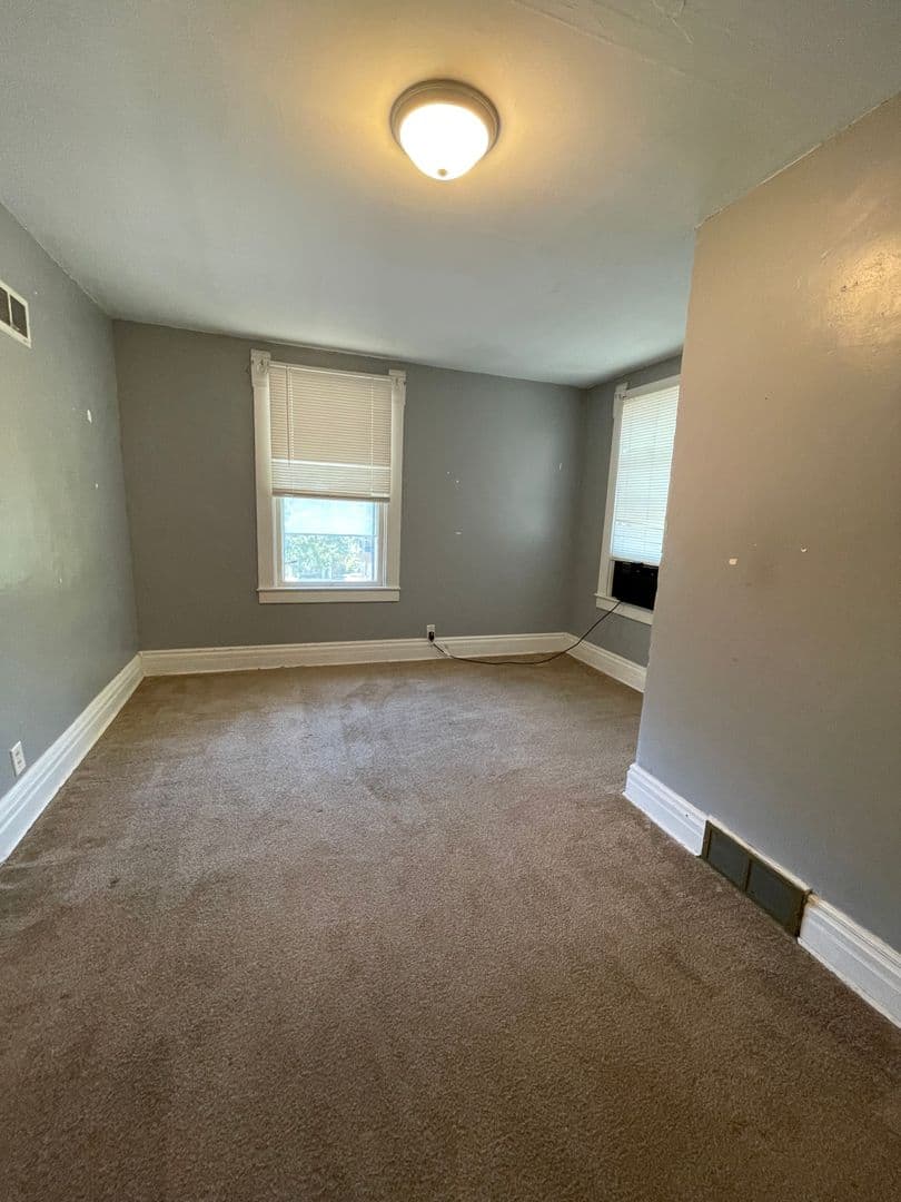 Emporia Apartment: 722 Union St.