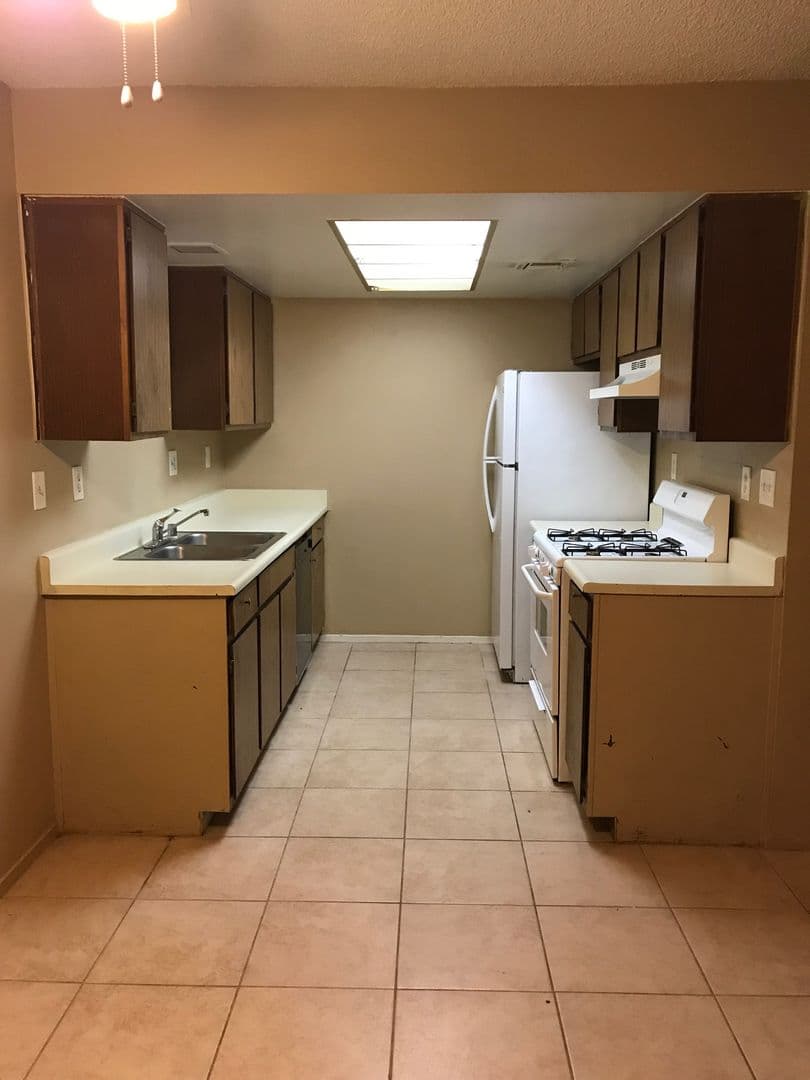 Las Vegas Condo: 445 N. Lamb Blvd