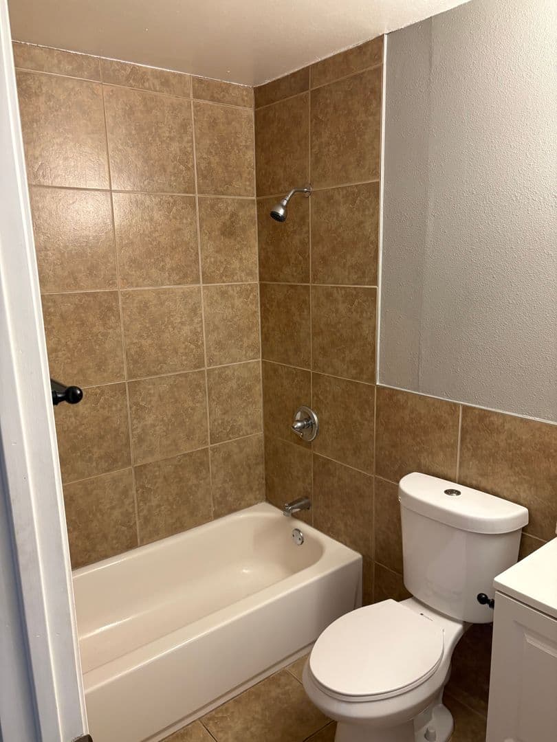 Tempe Condo: 1978 E. Don Carlos Ave Unit B