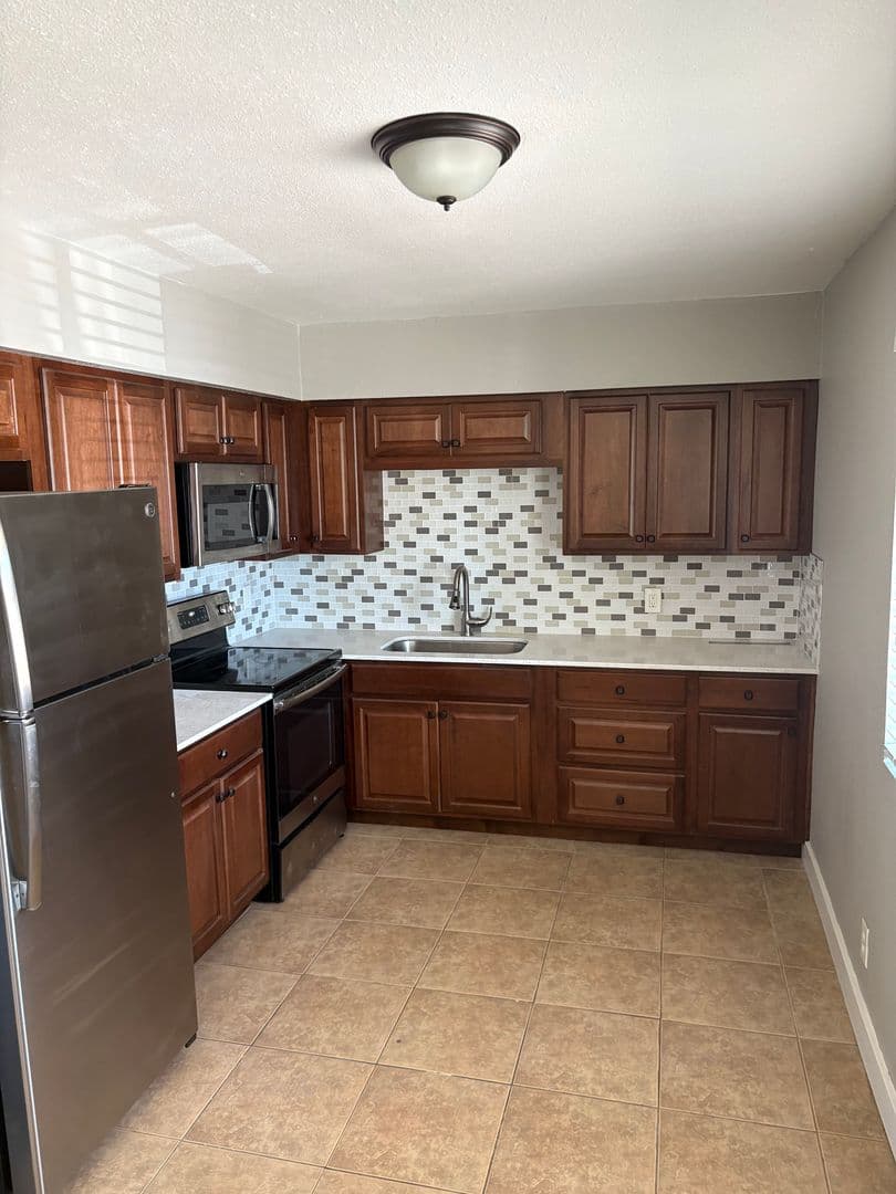 Tempe Condo: 1978 E. Don Carlos Ave Unit B
