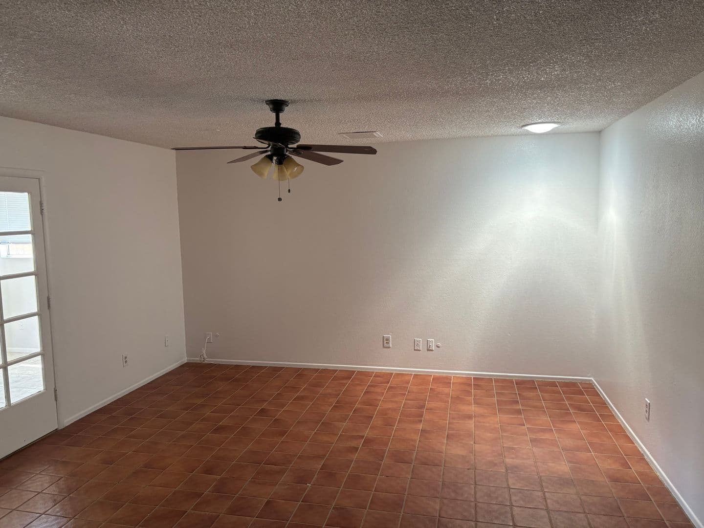 Mesa House: 923 W Posada Ave