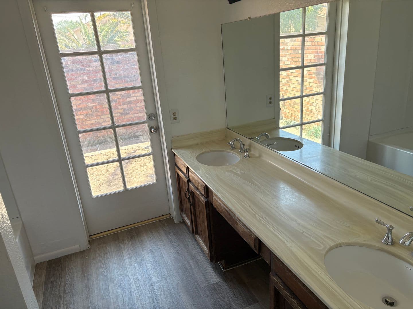 Mesa House: 923 W Posada Ave