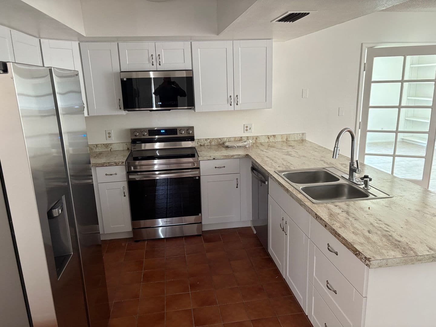 Mesa House: 923 W Posada Ave